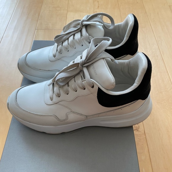 Alexander McQueen Sneaker Pelle S. Gomma Low Top Runner White with Black Suede - Picture 4 of 13